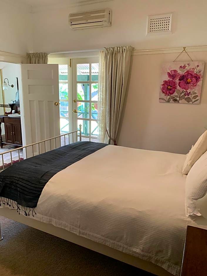 Rosebridge House Bed & Breakfast