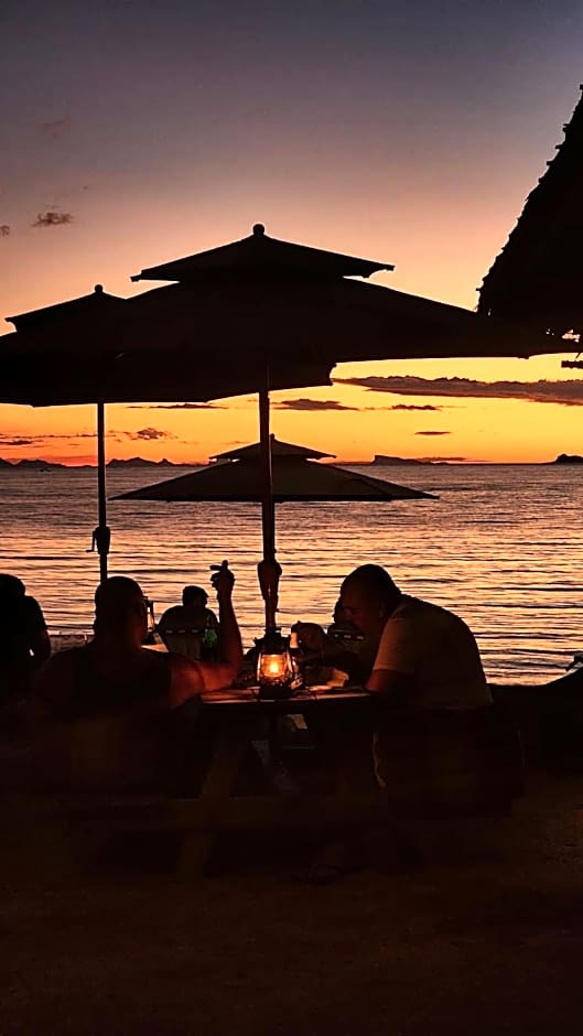 Castaway Beach Bungalows