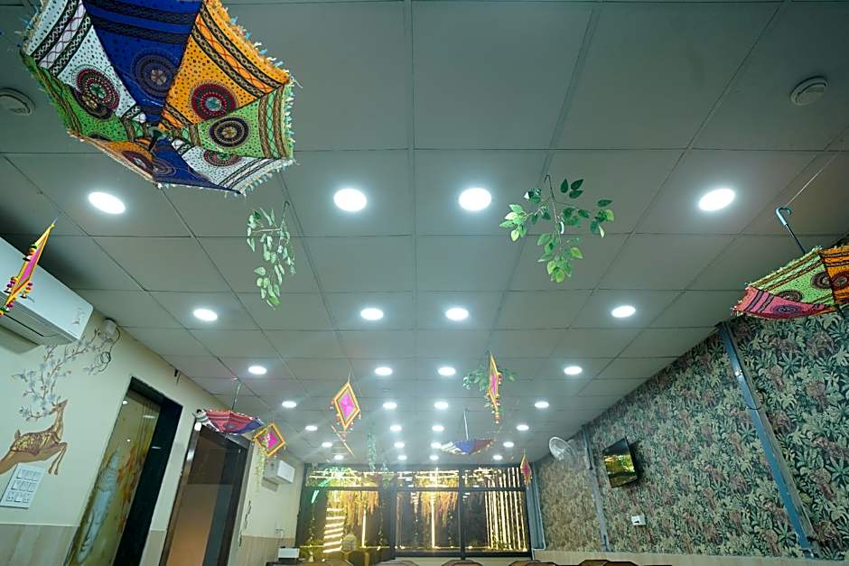 Hotel Adhiraj Inn