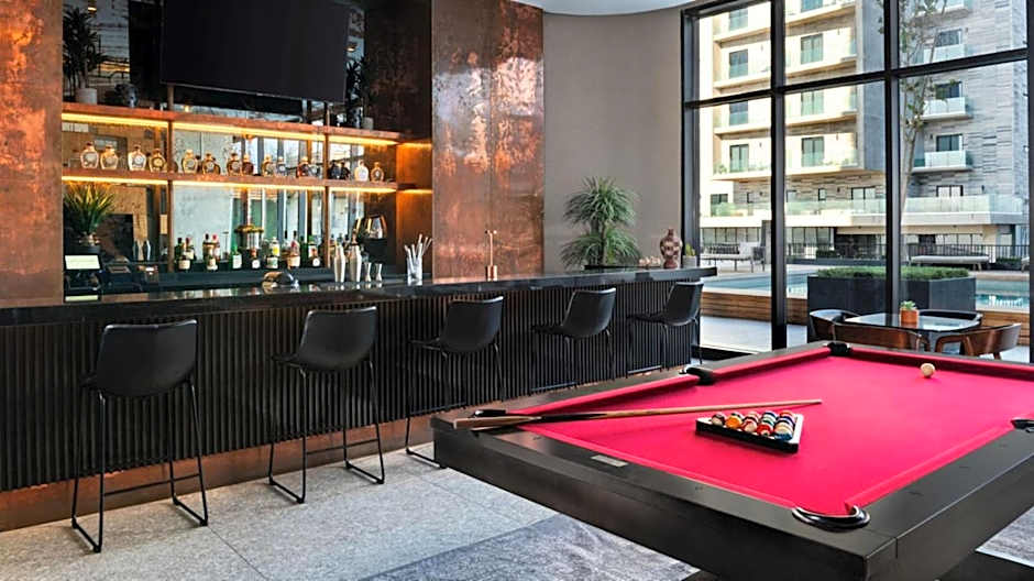 VETTA, DISTRITO UNO, AUTOGRAPH COLLECTION