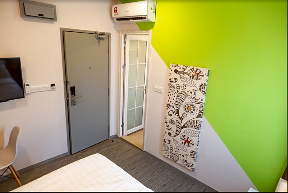 THE CROWN HOTEL @ KLIA 