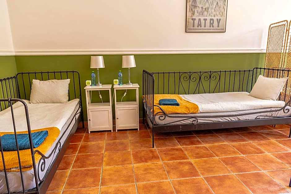 Atelier Hostel