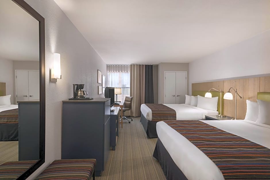 GreenTree Inn & Suites Phoenix Sky Harbor