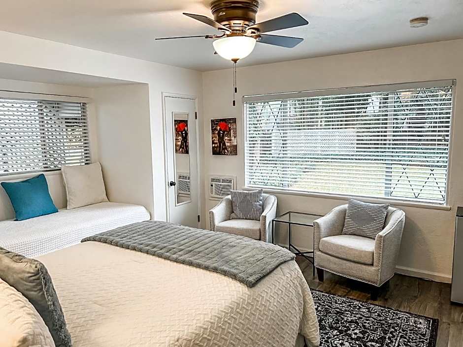 Photo 1 of 7 of HEPBURN ROOM