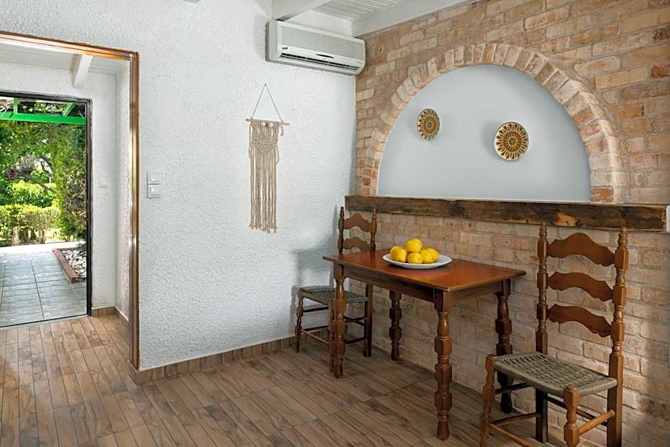 Elefteria Apts & Suites