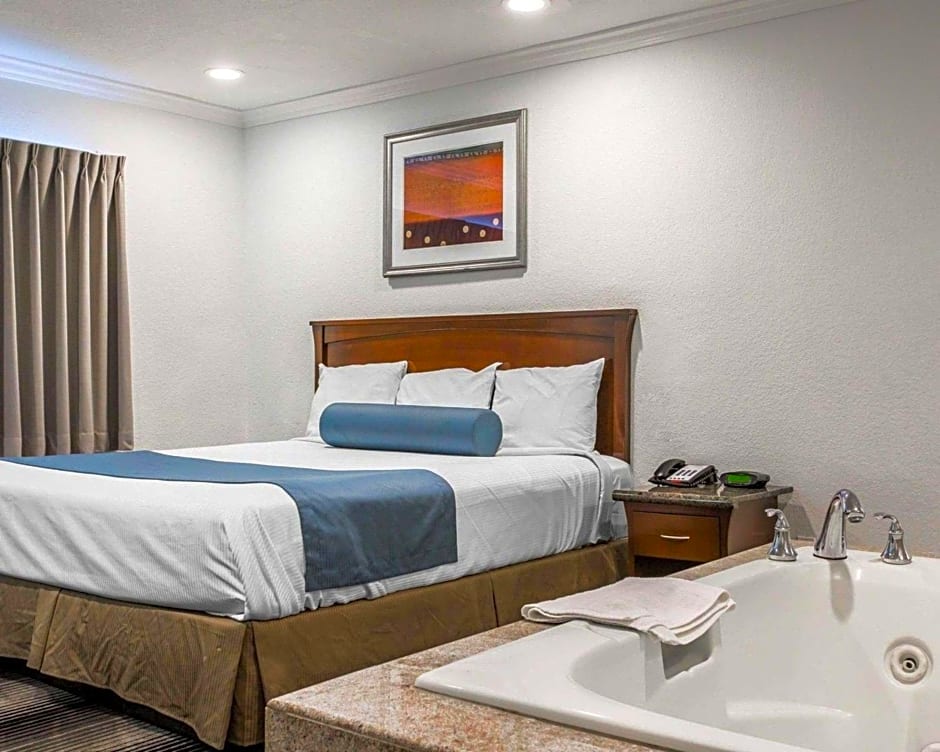 Rodeway Inn & Suites Pacific Coast Highway