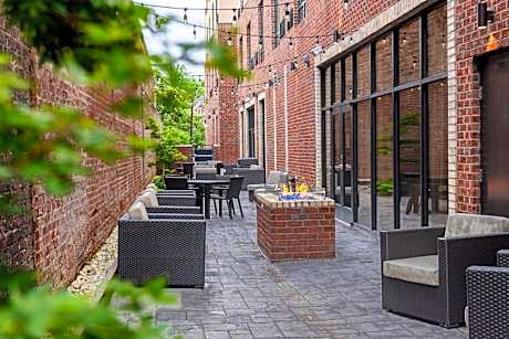 Courtyard by Marriott Winston Salem Downtown