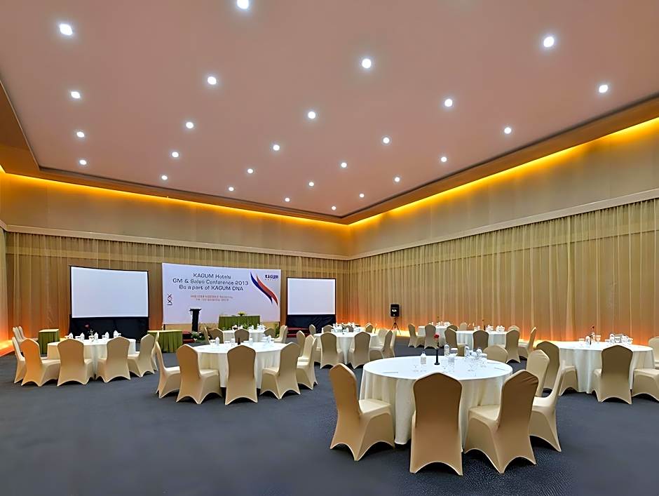 Oak Tree Emerald Hotel & Conventions Semarang