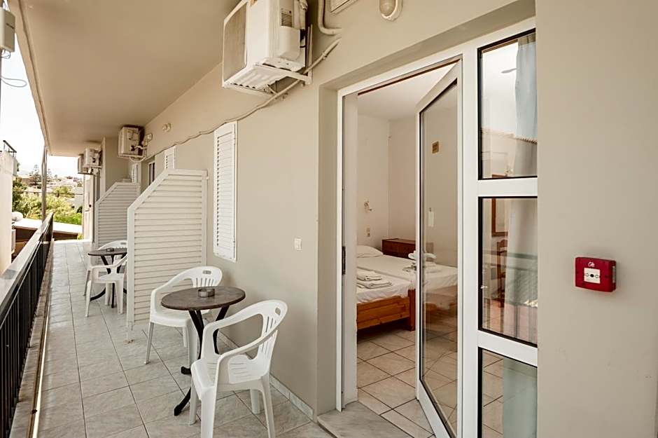 Niriis Hotel