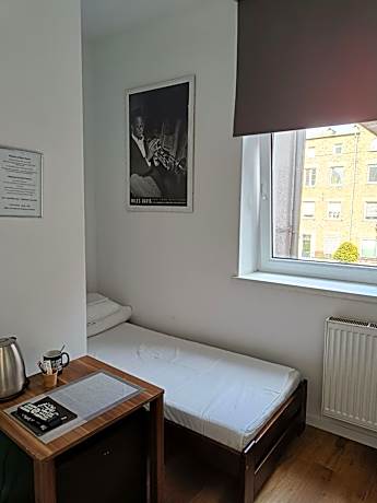 Single Room with Shared Bathroom