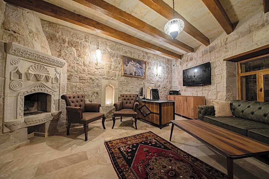 Ares Cave Suites