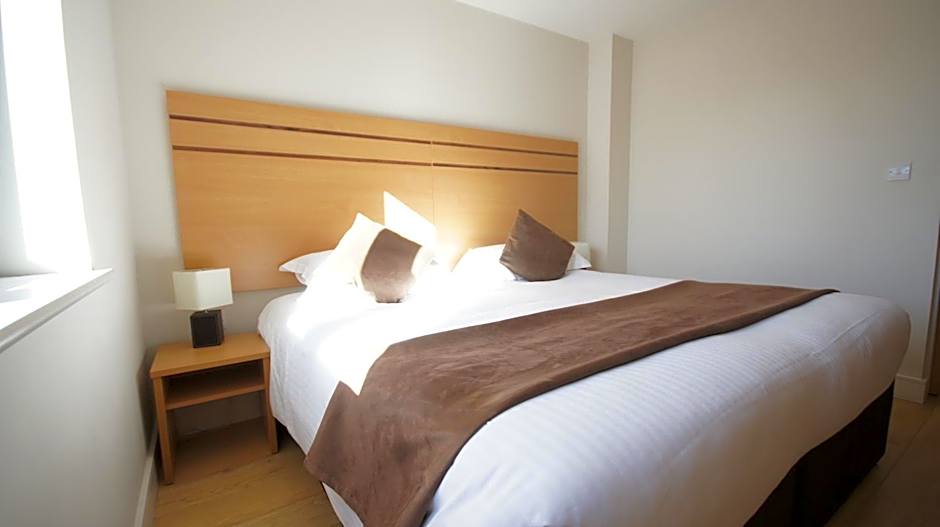 Crompton Court Apartments