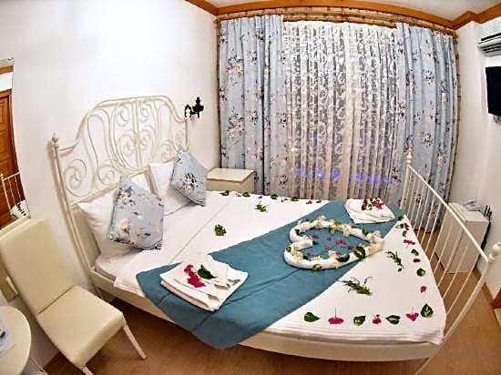Kemerlihan Deluxe Hotel