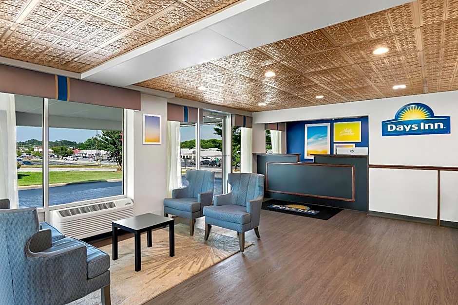 Days Inn by Wyndham Seneca