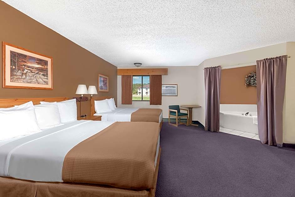Zdjęcie 1 z 1 — Studio 3 Queen Beds Suite, No Pets