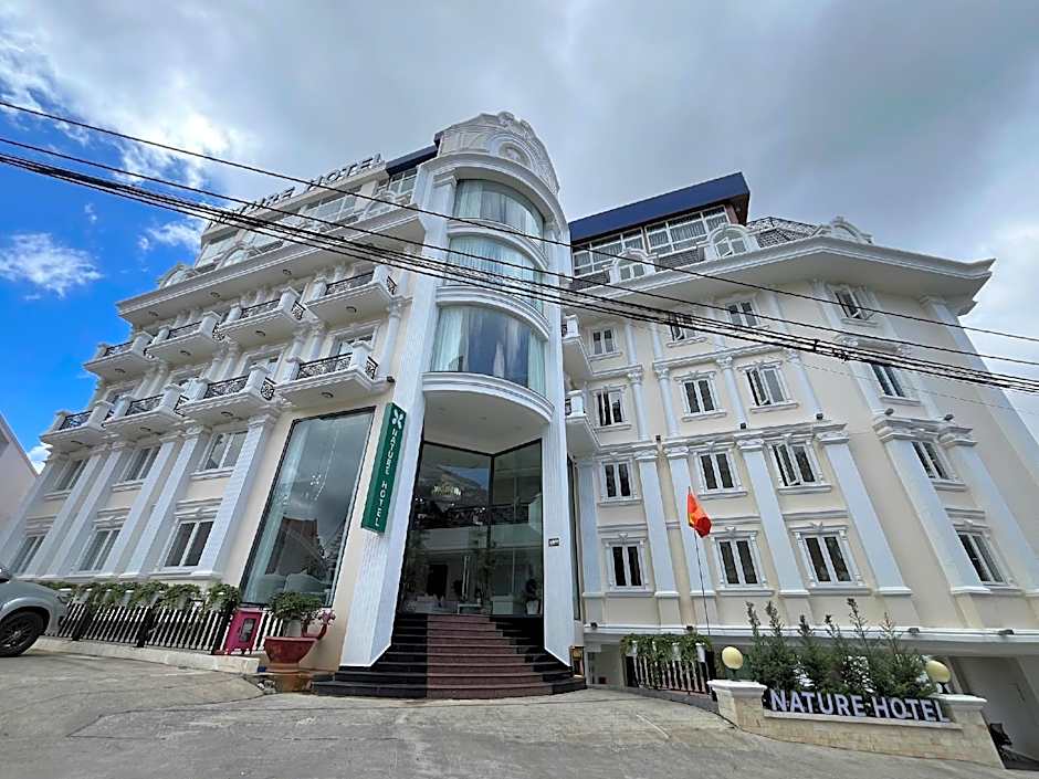 Nature Hotel - Pham Hong Thai