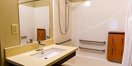 Queen Room - Mobility/Hearing Access - Non-Smoking