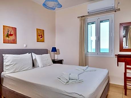 Studio with Sea View