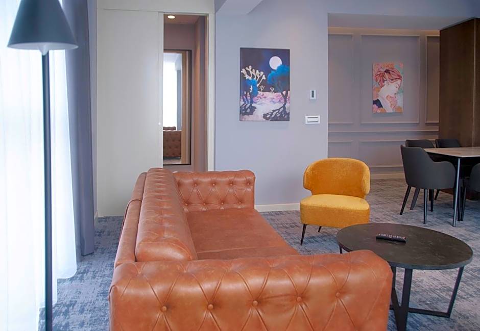 H41 Luxury Suites
