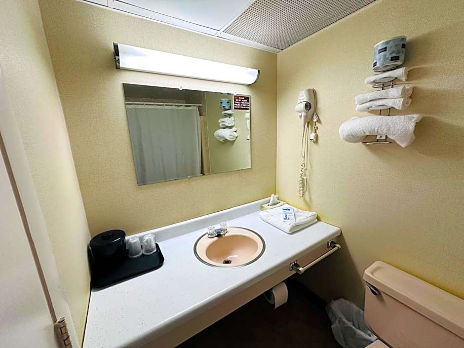 Pamola Motor Lodge