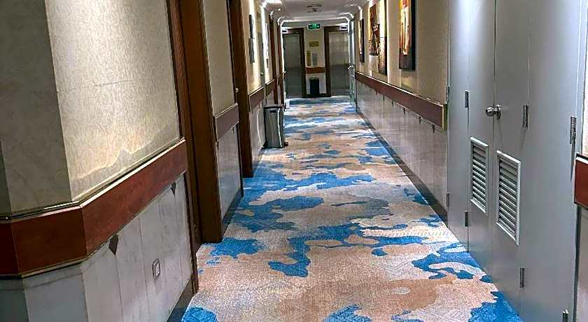 Golden Tulip Al Shakreen