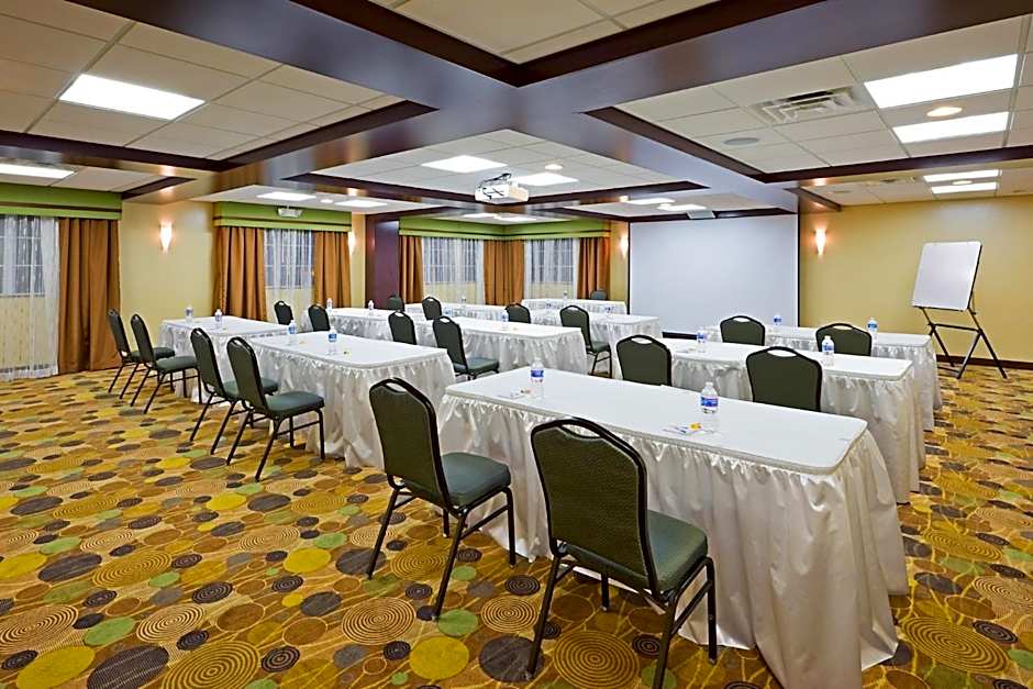 Holiday Inn Express & Suites Absecon-Atlantic City Area By IHG