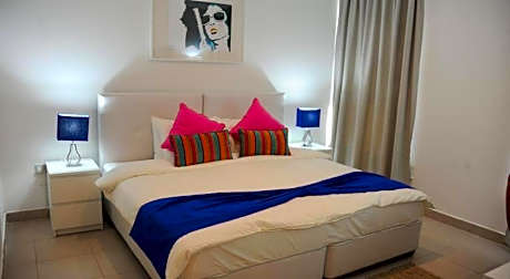 Deluxe Queen Room