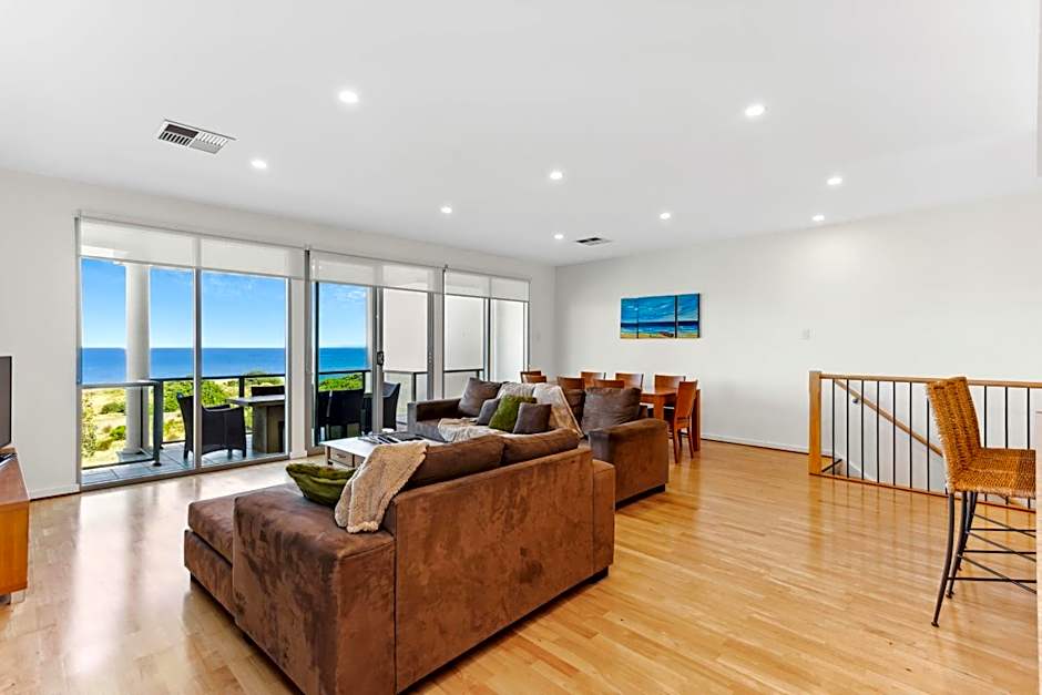 Views on Seascape - Beachfront accommodation