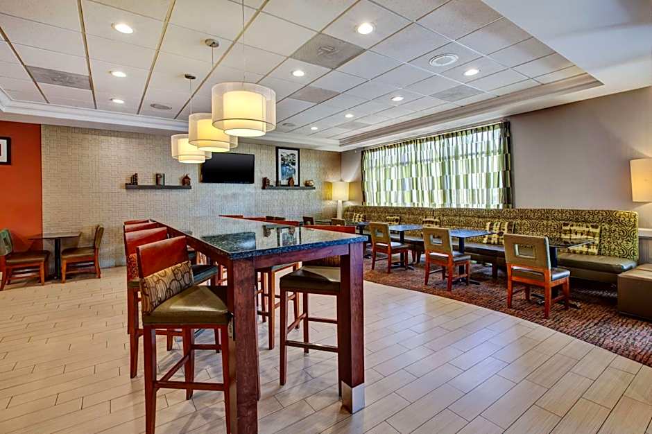 Hampton Inn By Hilton College Park