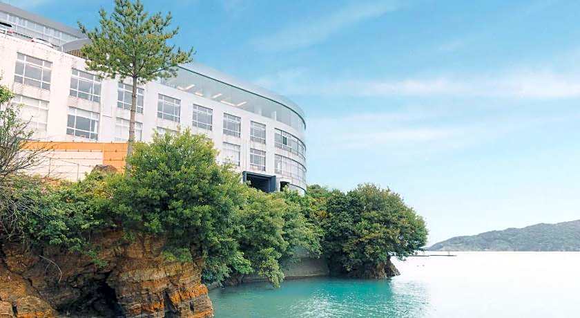 Toba Grand Hotel