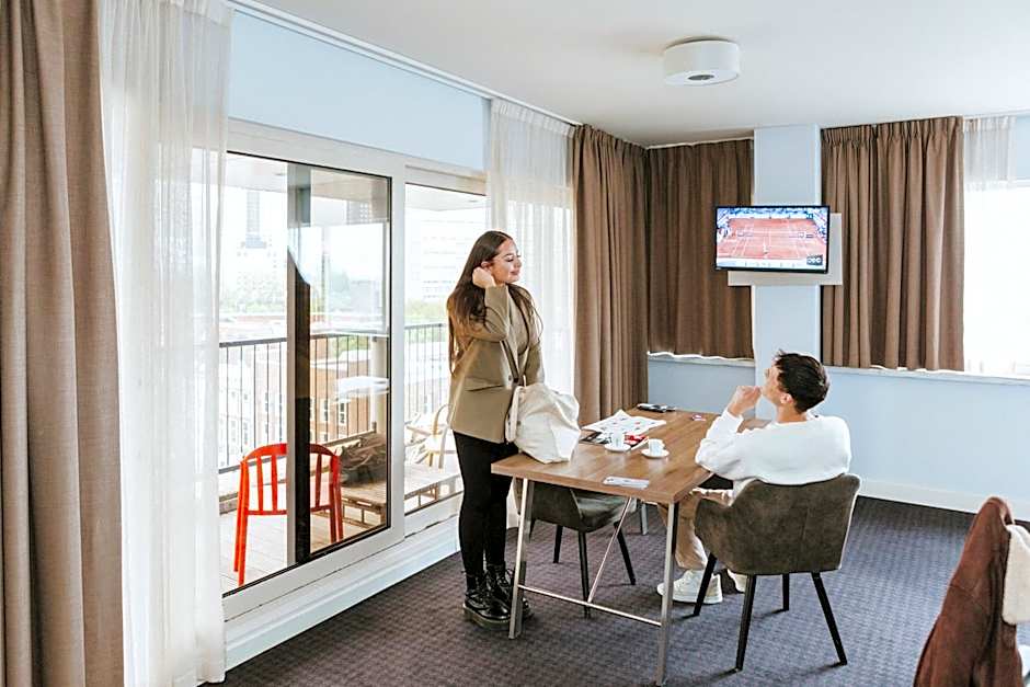 Rotterdam Teleport Hotel
