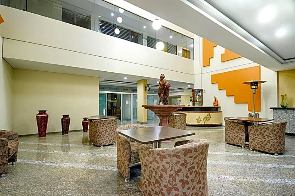 Hotel Golden Park Curitiba By Nacional Inn