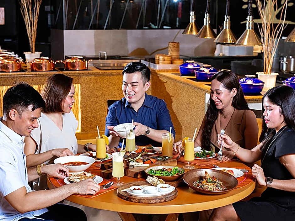 Makati Shangri-La, Manila