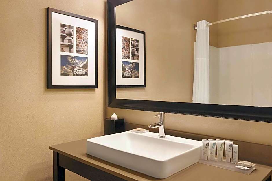 Country Inn & Suites by Radisson, Albert Lea - Austin