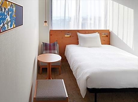 Compact Room (high floor)