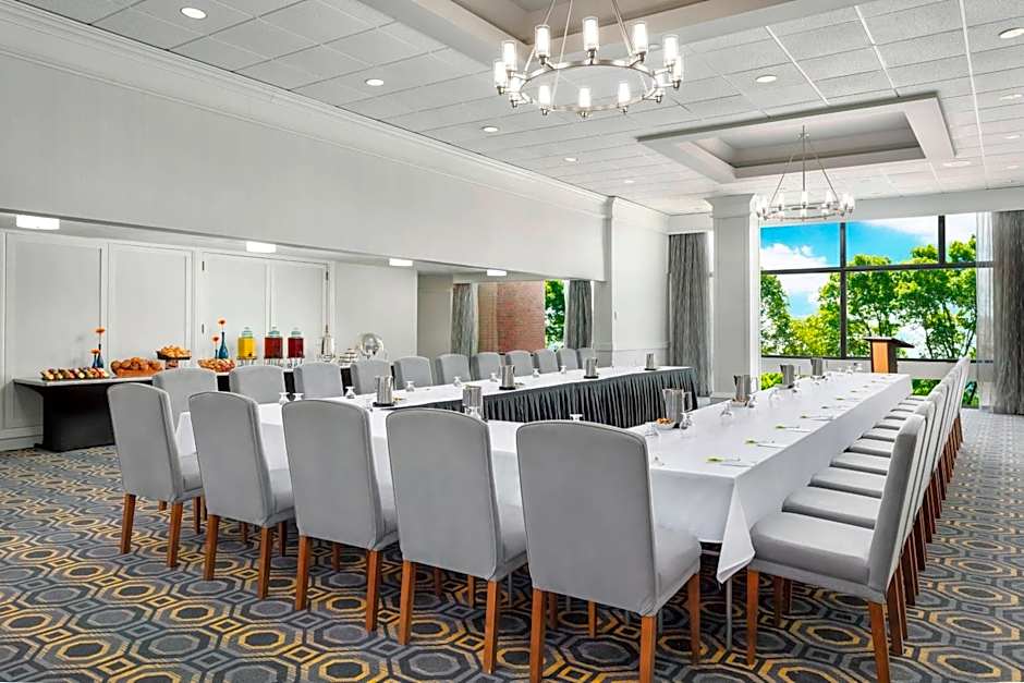 Courtyard by Marriott Boston Cambridge
