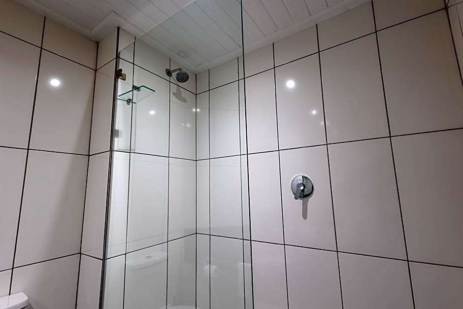 Knysna Log-Inn Hotel