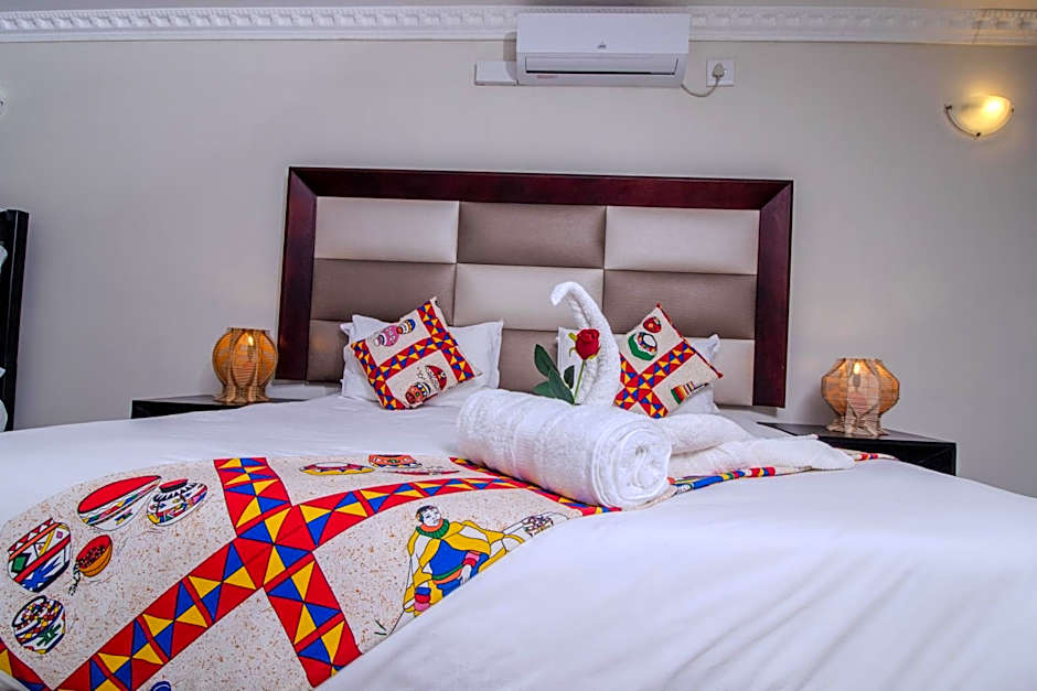 ASANTE MOUNTAIN LODGE