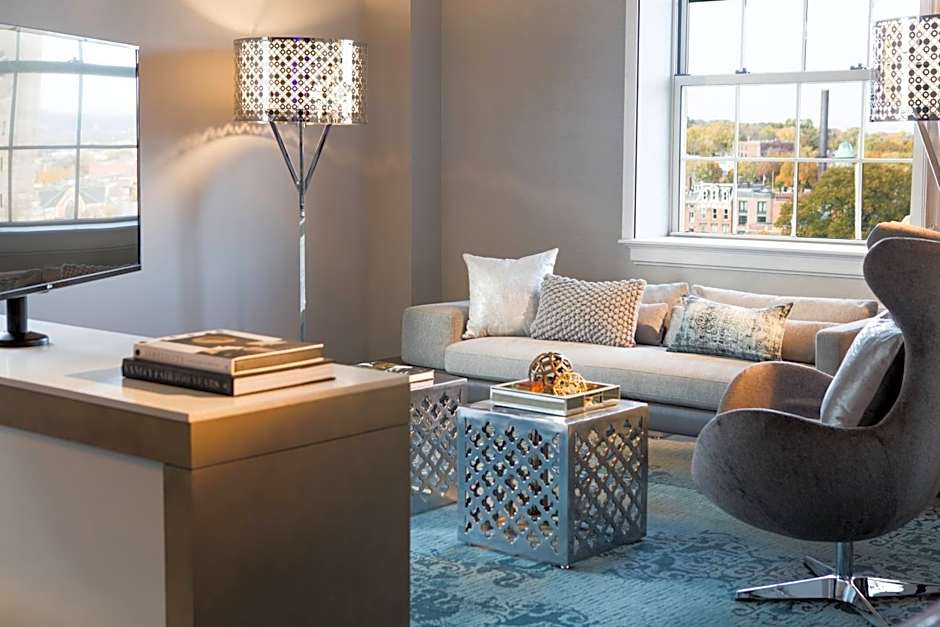 Renaissance by Marriott Albany Hotel