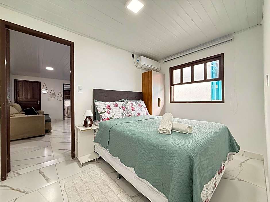 BS01- Casa com Piscina Aquecida e Churrasqueira