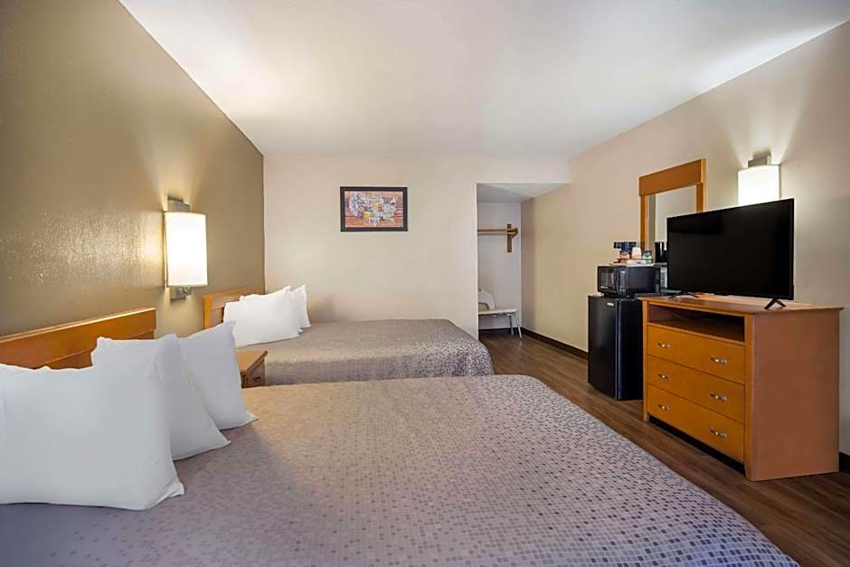 Econo Lodge Live Oak