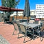 1 or 3 Bedroom Apartment with Full Kitchen