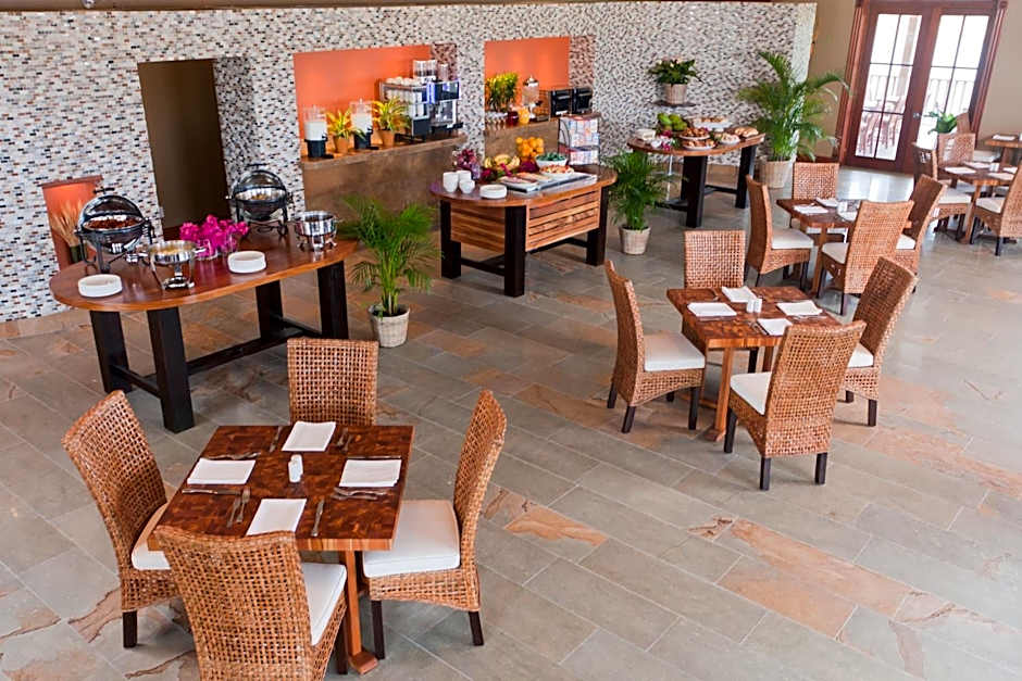 Pelican Bay Hotel