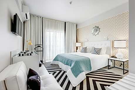 Deluxe Double Room with Romantic Package