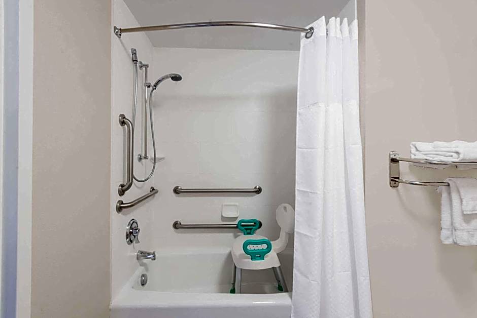 Baymont by Wyndham Erie