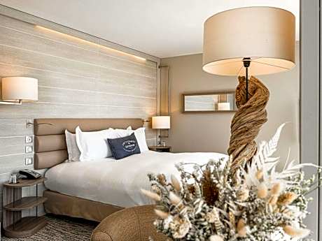 Sofitel Suite with Balcony - Facing The Sea