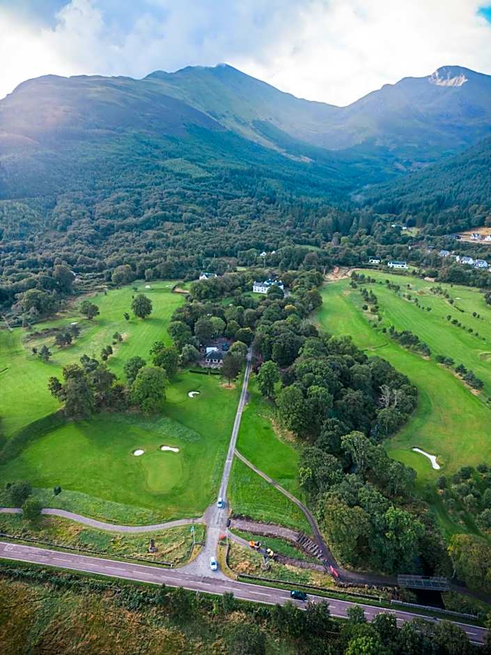 Woodlands House with Hot Tub