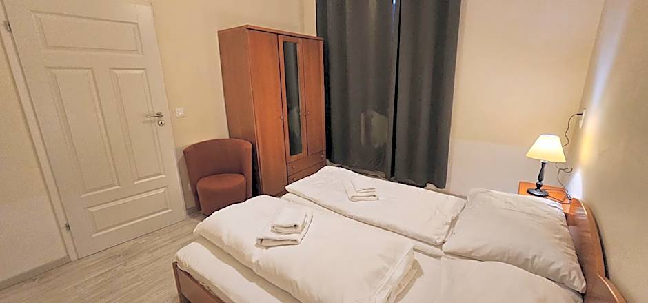 MVA House Teplice, Šanovský park