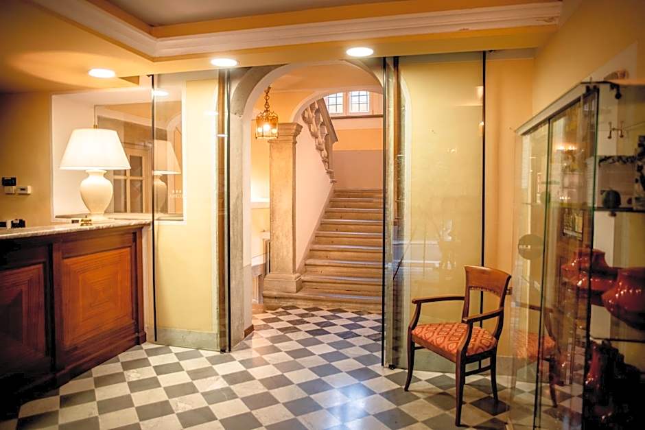 Park Hotel Regina - with air-condition and pool