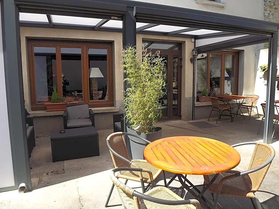 LOGIS Hotel Restaurant Auberge Du Cheval Blanc